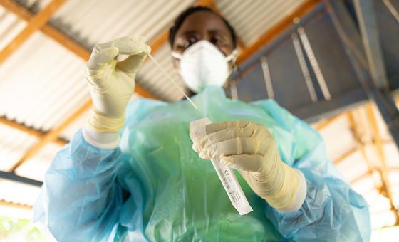 55 pays confrontés à une pénurie de personnel de santé liée à la Covid-19 (OMS)